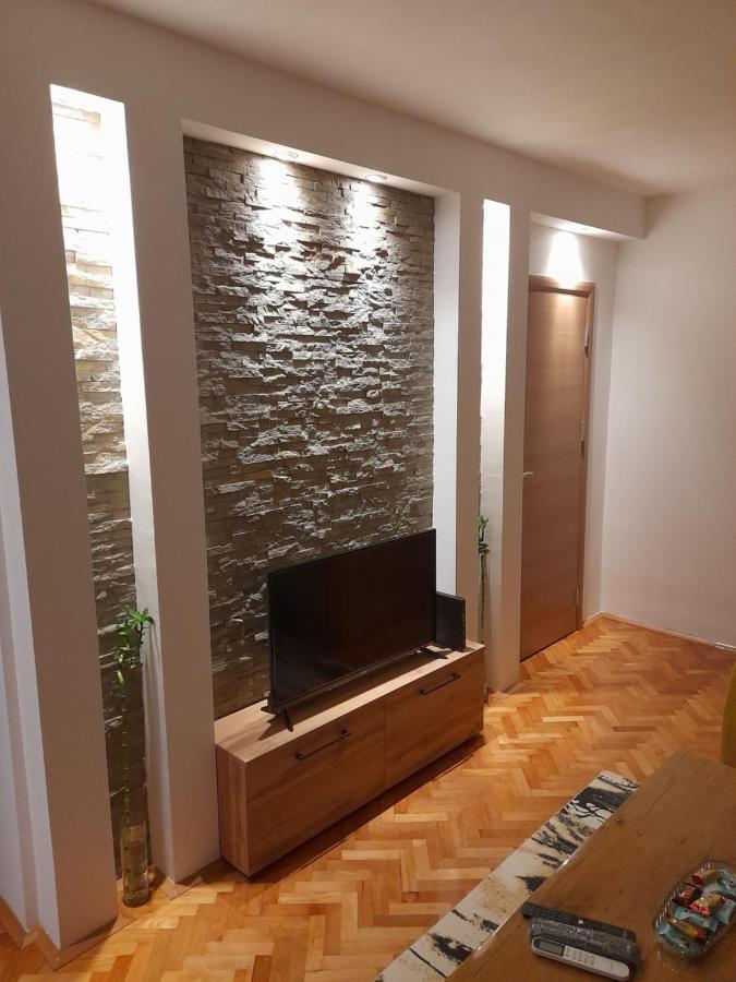 Holiday Apartaments 2 นิส ภายนอก รูปภาพ