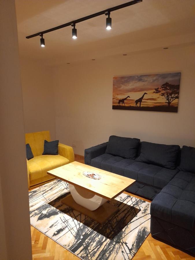 Holiday Apartaments 2 นิส ภายนอก รูปภาพ