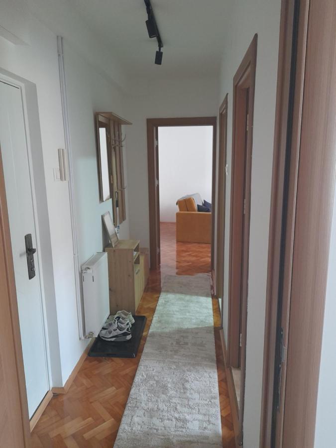 Holiday Apartaments 2 นิส ภายนอก รูปภาพ