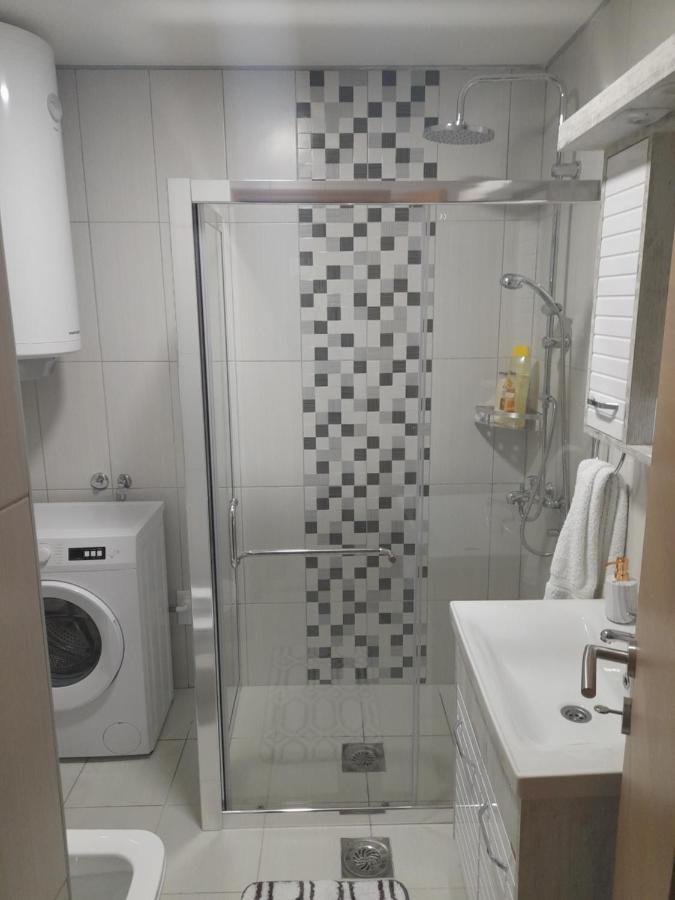 Holiday Apartaments 2 นิส ภายนอก รูปภาพ