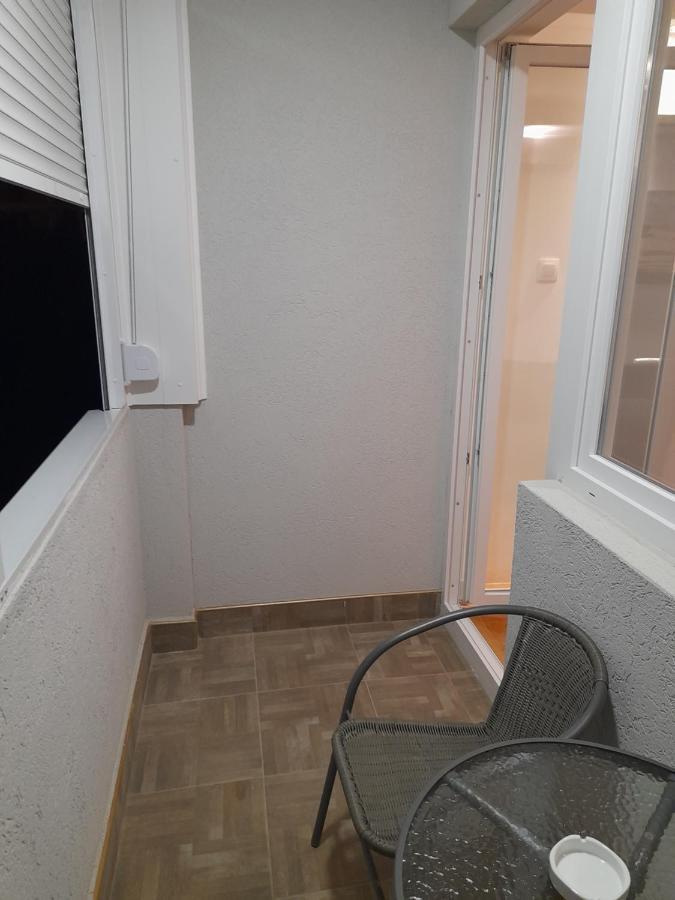 Holiday Apartaments 2 นิส ภายนอก รูปภาพ