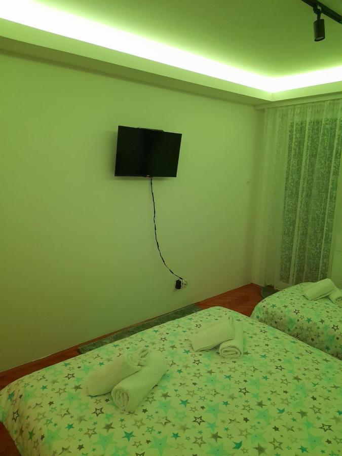 Holiday Apartaments 2 นิส ภายนอก รูปภาพ