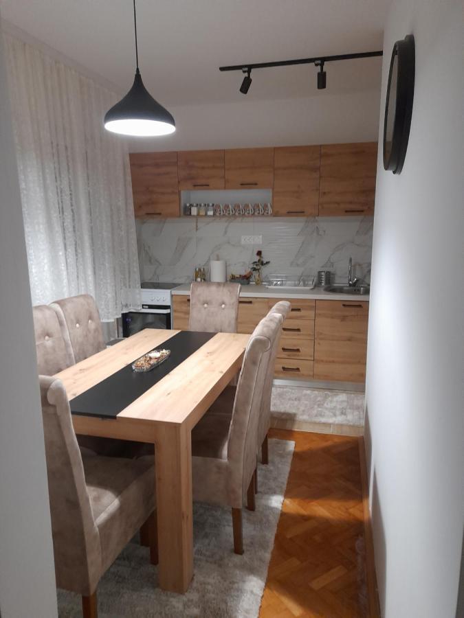 Holiday Apartaments 2 นิส ภายนอก รูปภาพ