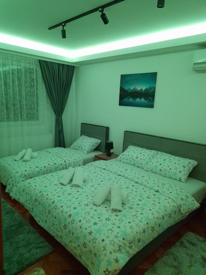 Holiday Apartaments 2 นิส ภายนอก รูปภาพ