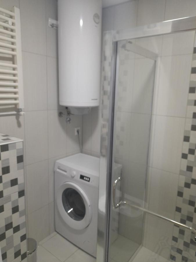 Holiday Apartaments 2 นิส ภายนอก รูปภาพ